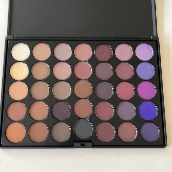 Crown Other - Crown 35 colors Eyeshadow palette, dark and purple color shades